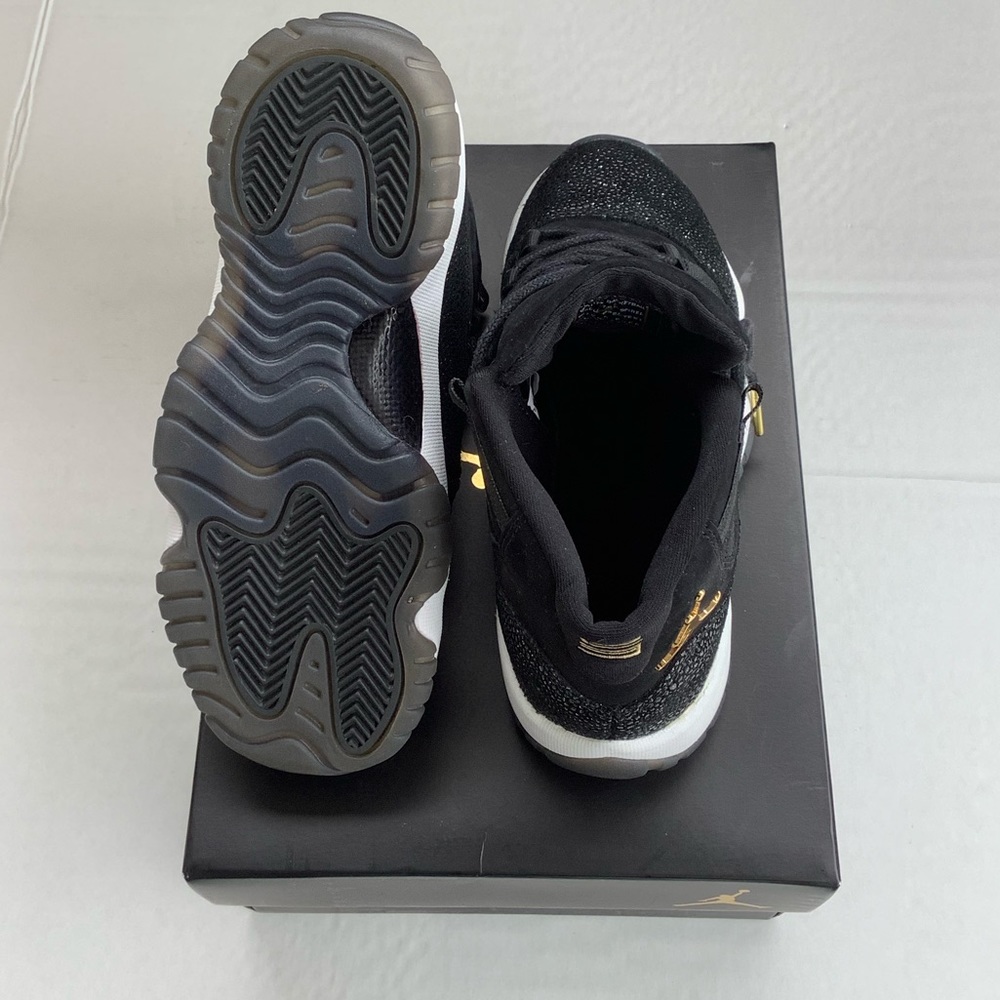 Air Jordan 11Retro Heiress Black Stingray Sneakers - Picture 6 of 6